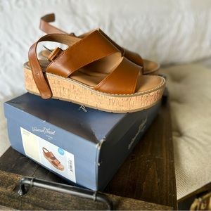 Universal Thread Camel Heeled Sandles